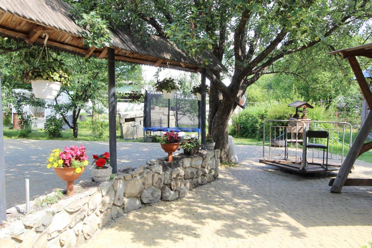 Котедж "Явірник" Tatariw Exterior foto